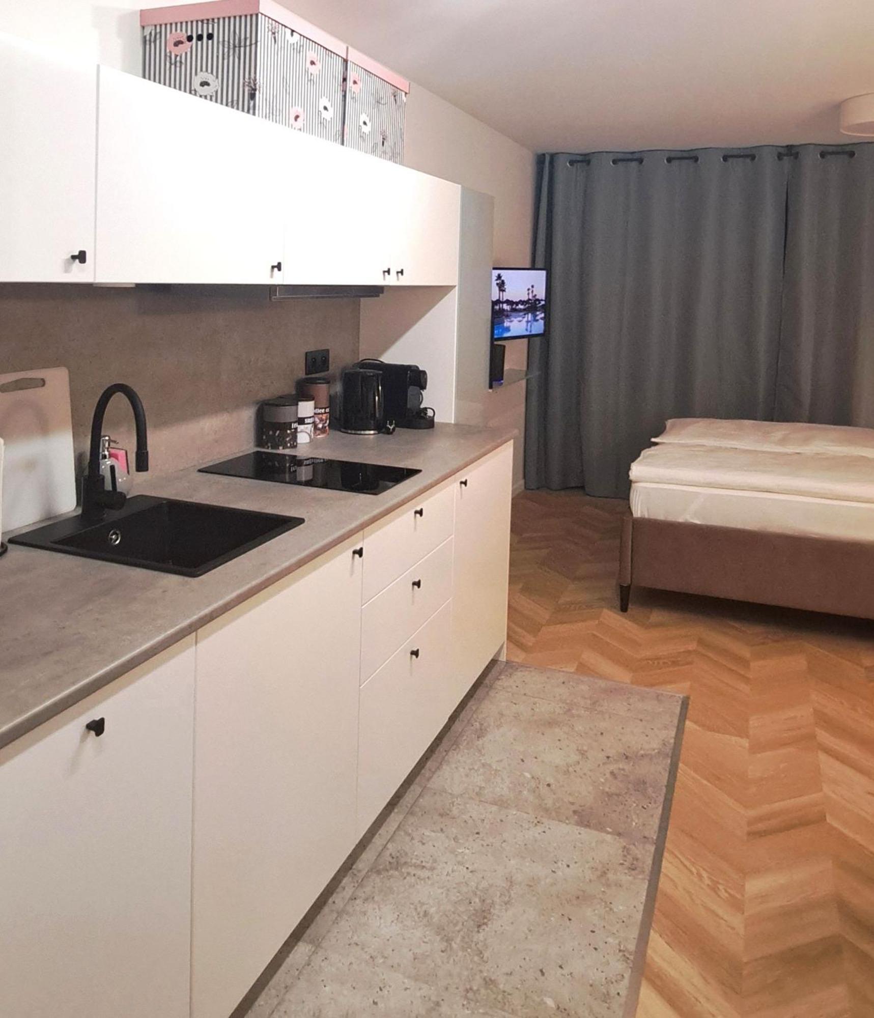 Falcon Apartment Center 4 Metro Swietokrzyska Варшава Экстерьер фото